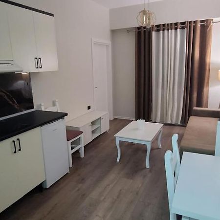 D1 Rooms & Apartments Tiranë Luaran gambar