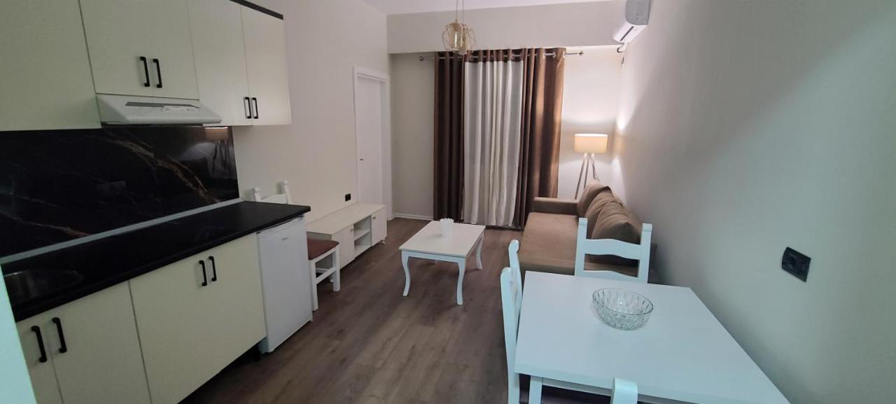 D1 Rooms & Apartments Tiranë Luaran gambar