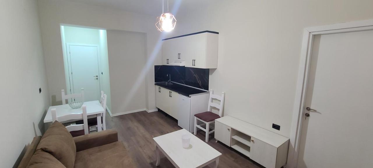 D1 Rooms & Apartments Tiranë Luaran gambar