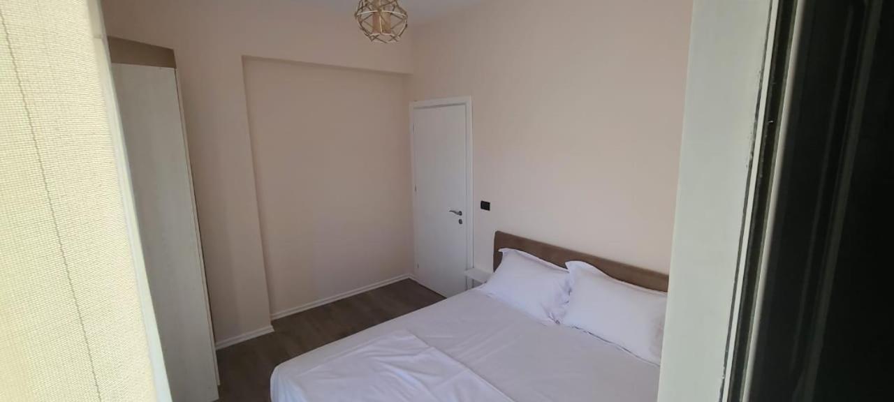 D1 Rooms & Apartments Tiranë Luaran gambar