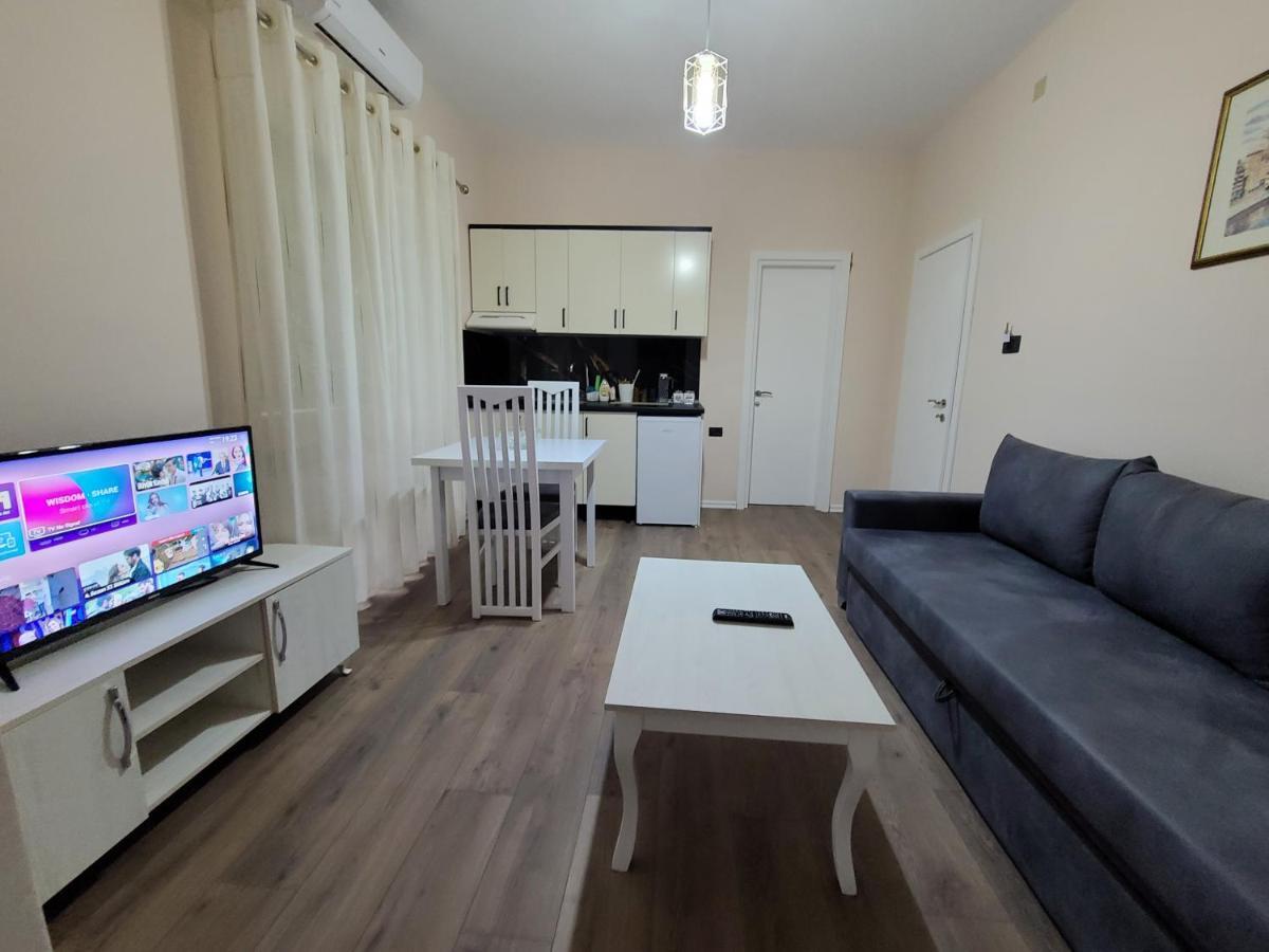 D1 Rooms & Apartments Tiranë Luaran gambar