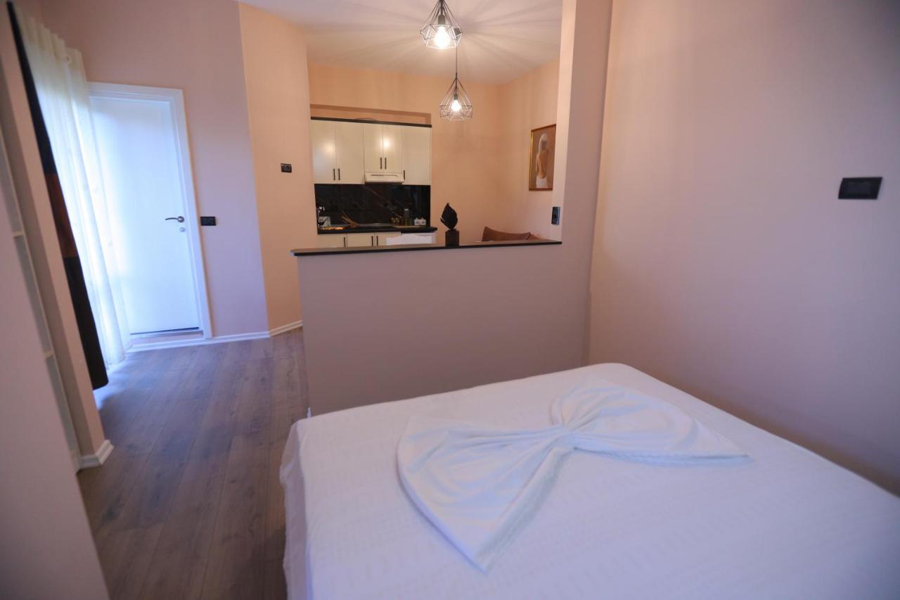 D1 Rooms & Apartments Tiranë Luaran gambar
