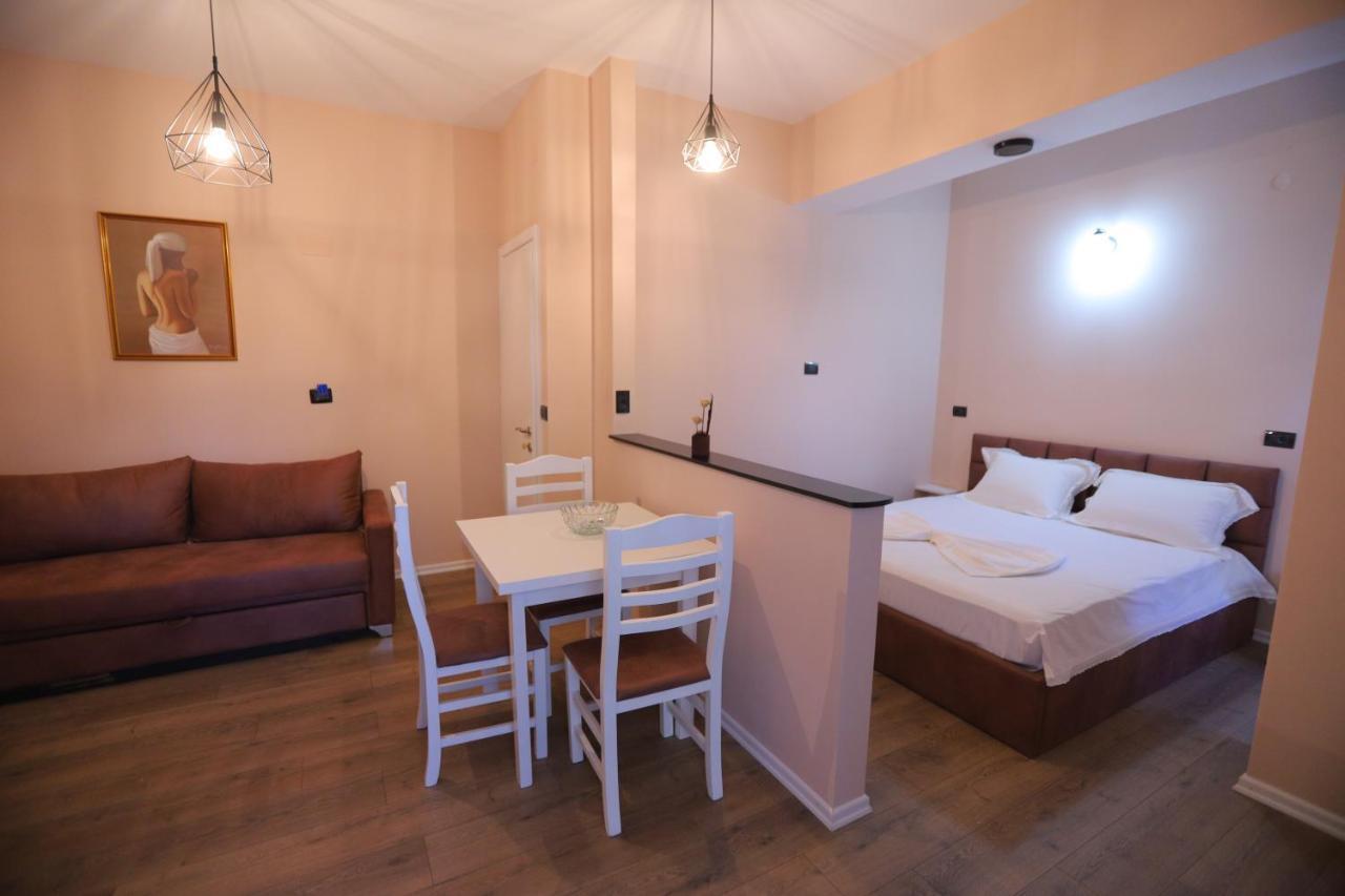 D1 Rooms & Apartments Tiranë Luaran gambar