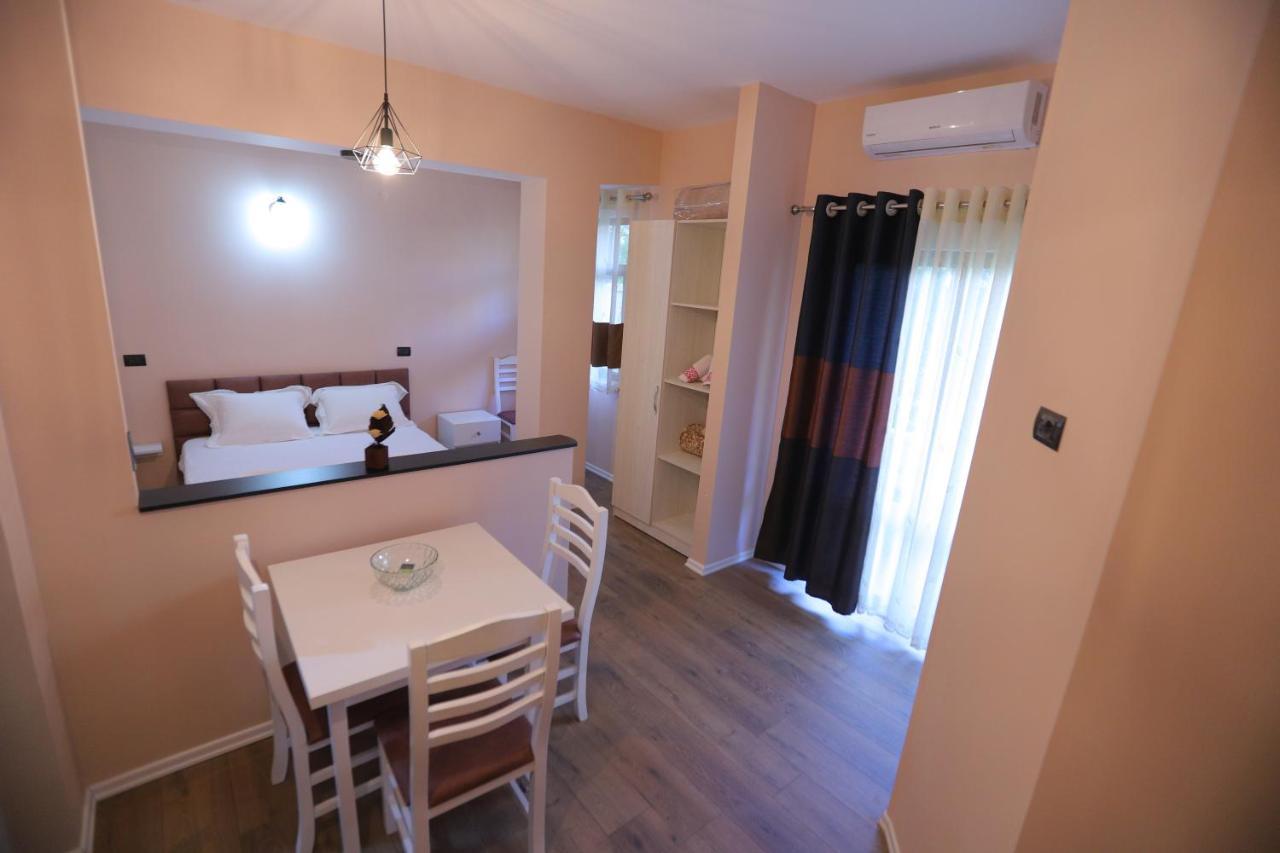 D1 Rooms & Apartments Tiranë Luaran gambar