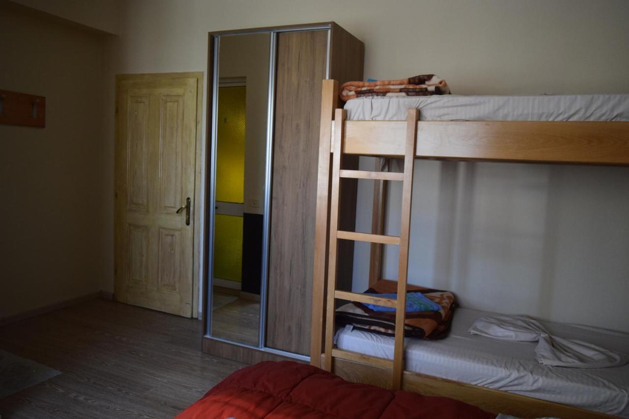 D1 Rooms & Apartments Tiranë Luaran gambar