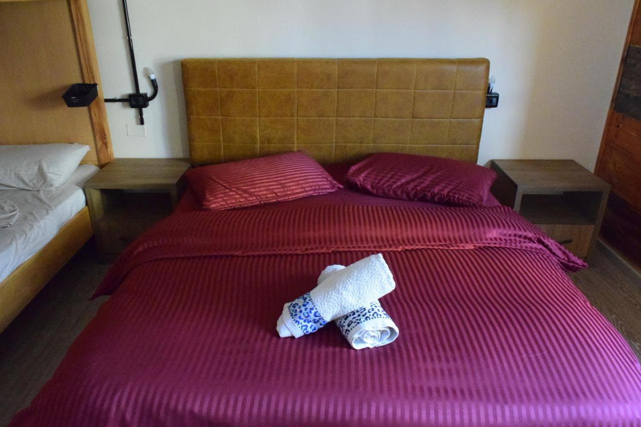 D1 Rooms & Apartments Tiranë Luaran gambar